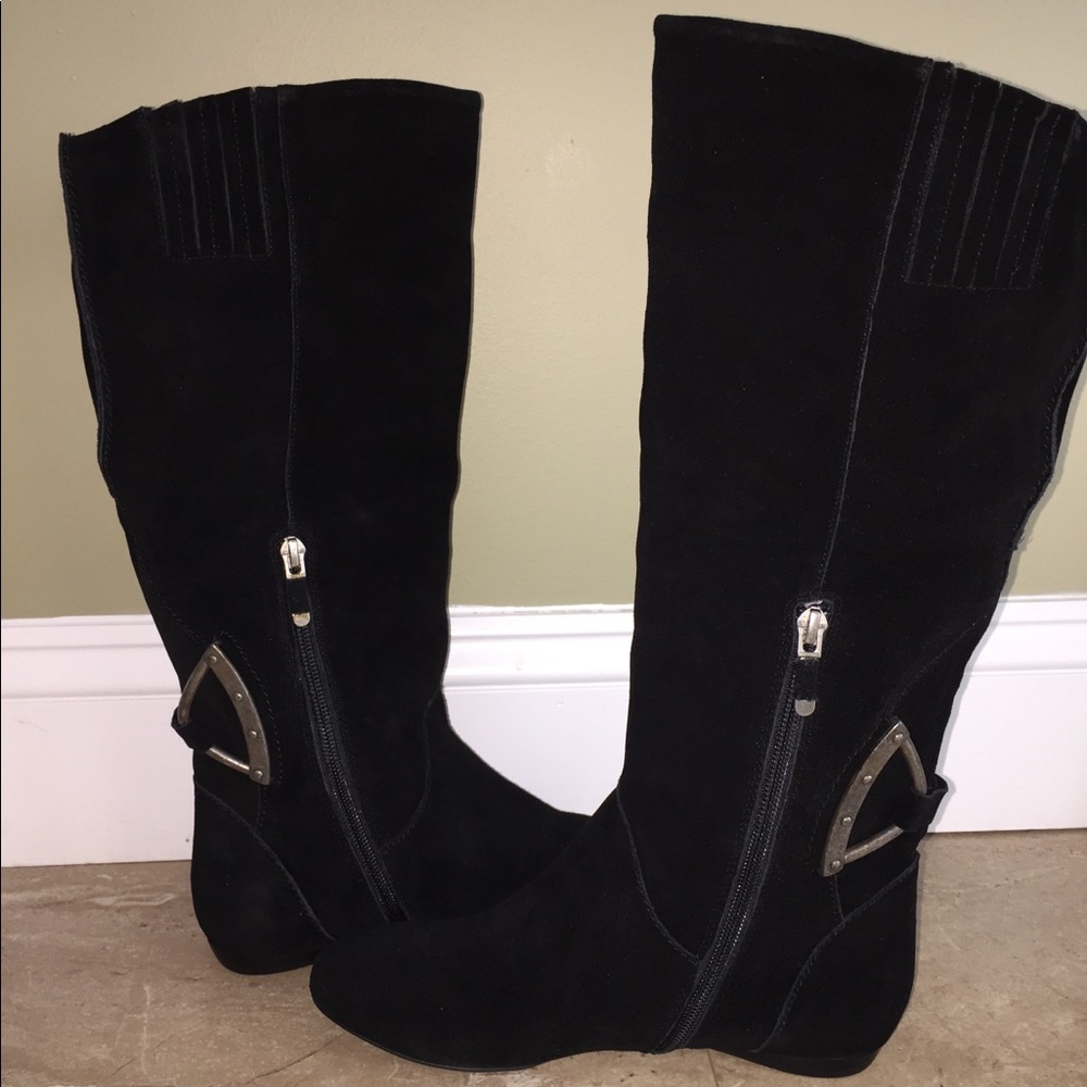 B. Makowsky Suede Slouch Boots Size 6m